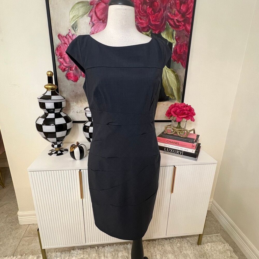 Cynthia Steffe Women's Boat Neck Cap Sleeve Sheath Dress Black Size 8